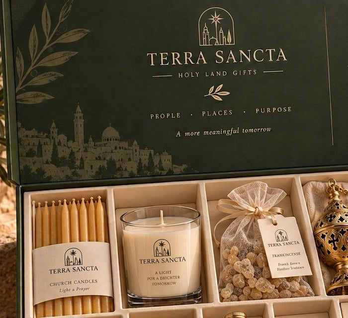 Gift box lid with TERRA SANCTA logo